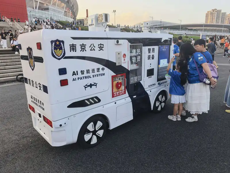 智能巡逻无人车